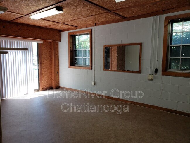 Building Photo - 218 Townsend Cir