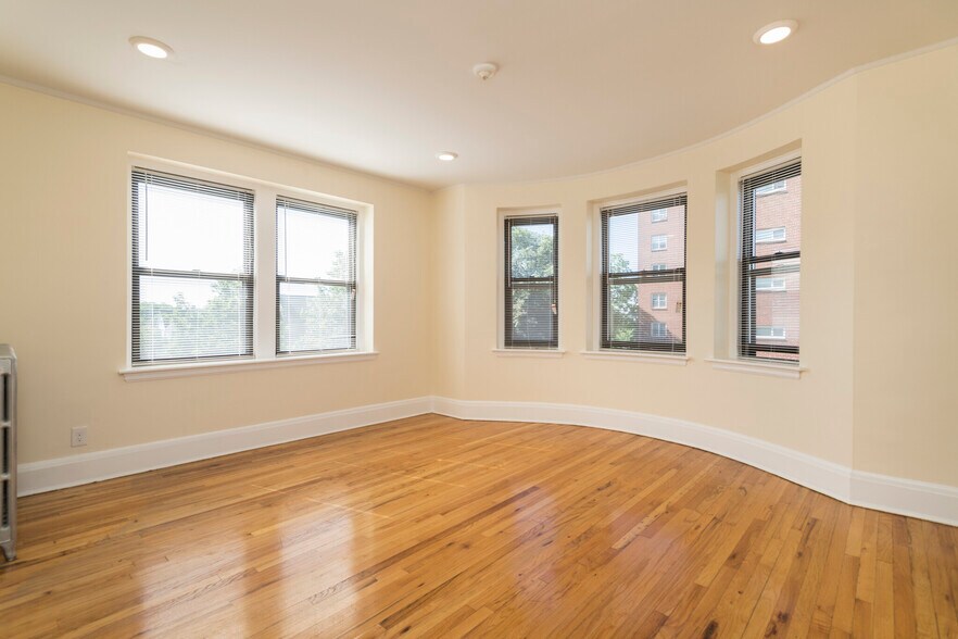 Building Photo - 134 Highland Ave