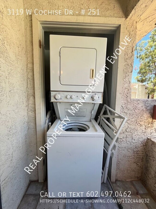 Building Photo - 3119 W Cochise Dr