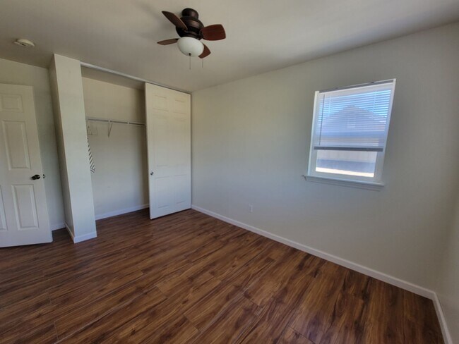 Building Photo - Maui Lani