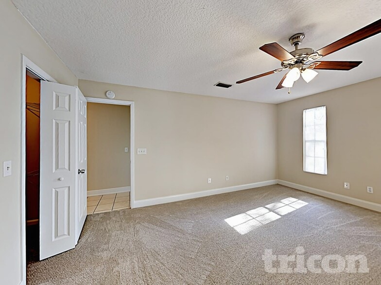 Building Photo - 1734 Alder Dr