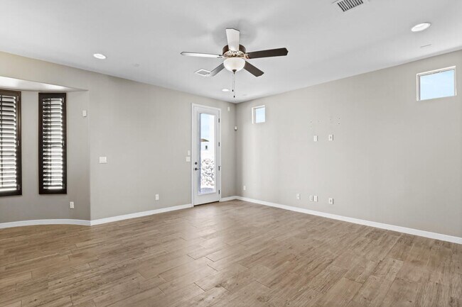 Building Photo - 14833 Harry Flournoy Ave