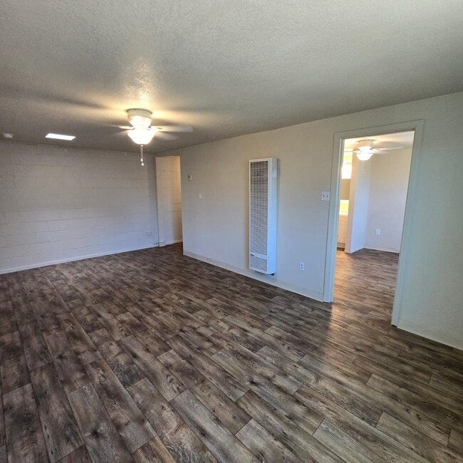Building Photo - 541 Cardenas Dr SE