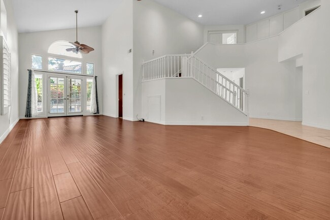 Building Photo - 2101 Vallejo Dr