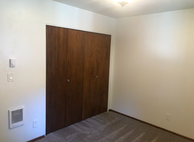 Building Photo - 407 SE 88th Ave