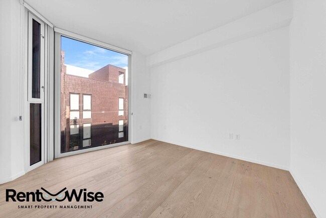 Building Photo - 450 Hayes St