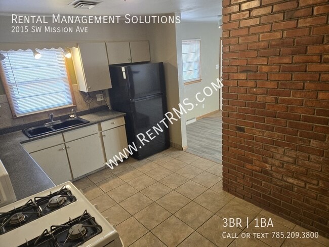 Building Photo - 2015 SW Mission Ave