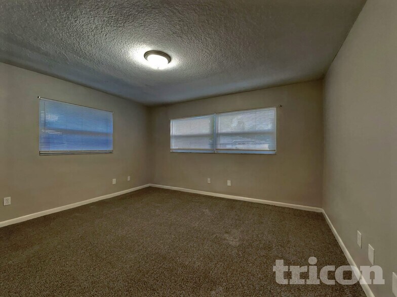 Building Photo - 6953 41st Terrace N