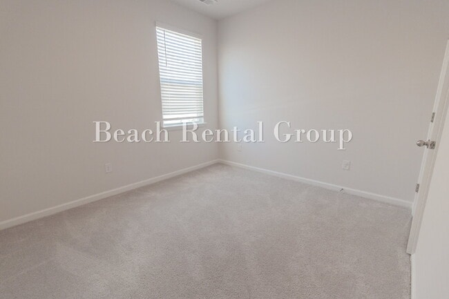 Building Photo - Spacious 4 Bedroom with Pond View