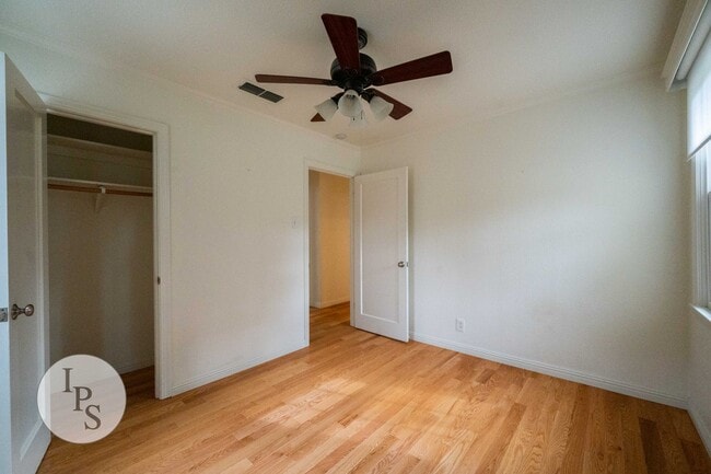 Building Photo - Beautiful Old Fig Home, 3BR/1BA, Huge Lot!...