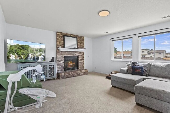 Building Photo - 770 Stargate Dr