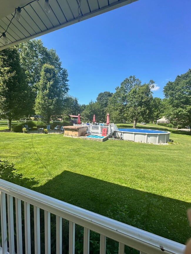 Building Photo - 5 Bedroom 2 1/2 Bath Home w/ Wrap Around P...