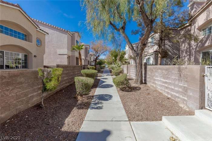 Building Photo - 6027 Chisolm Trl