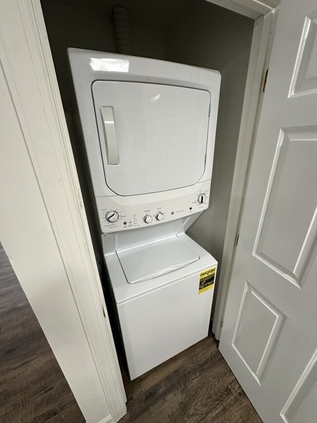 Building Photo - 3521-102 Ivy Commons Drive