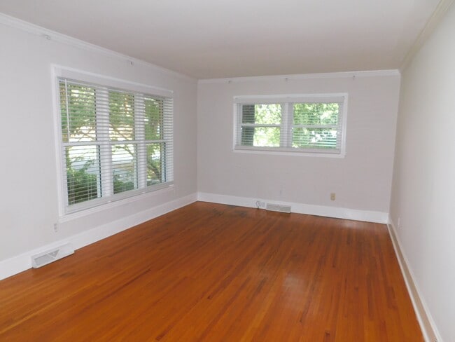 Building Photo - 6300 Candlewood Dr