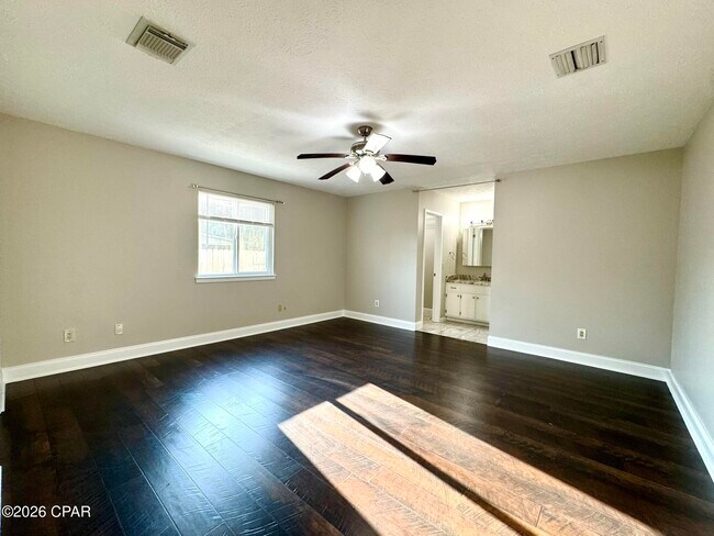 Building Photo - 130 Derby Woods Dr