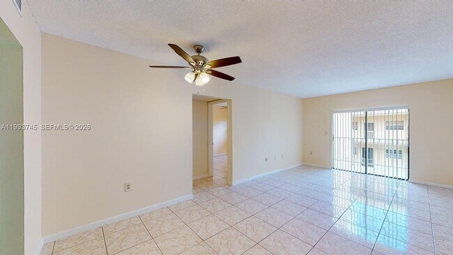 Building Photo - 1955 NE 135th St