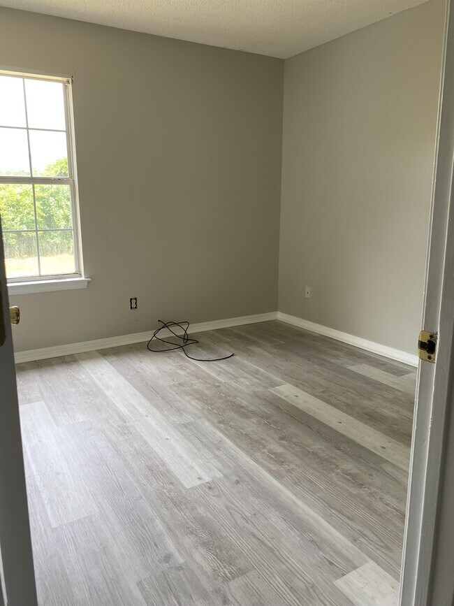 Building Photo - 22 Glass St