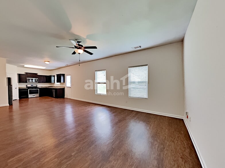 Building Photo - 350 Scotland Dr