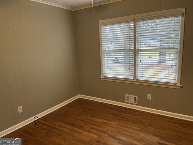 Building Photo - 3043 Rollingwood Ln SE