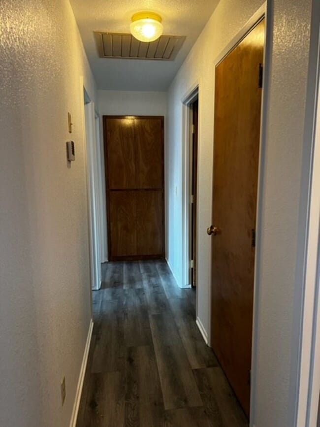 Building Photo - 600 Tuohy St