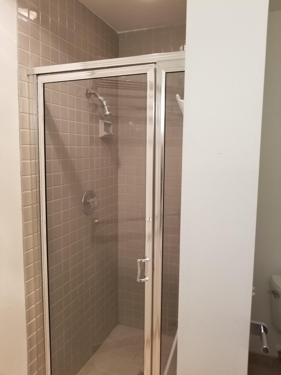 Shower in 2nd bathroom - 1931 Broadway E