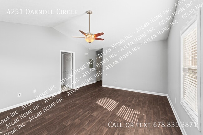 Building Photo - 4251 Oaknoll Cir