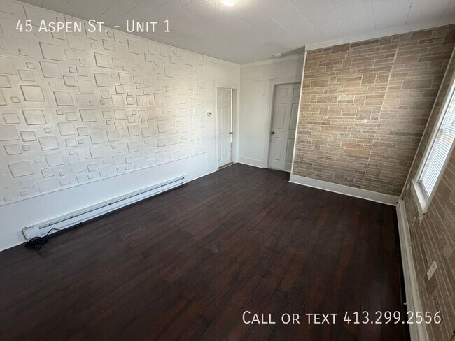 Building Photo - 45 Aspen St