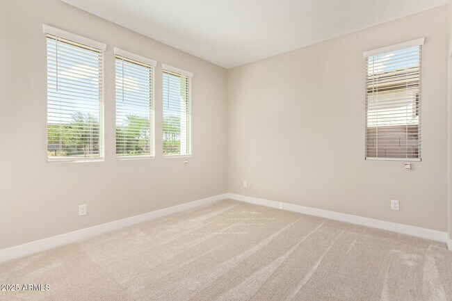 Building Photo - 39801 N Trajen Pl