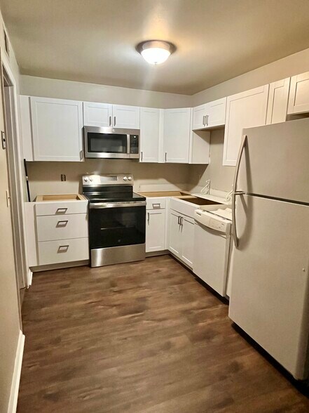 Building Photo - 809 Ashlawn Pl