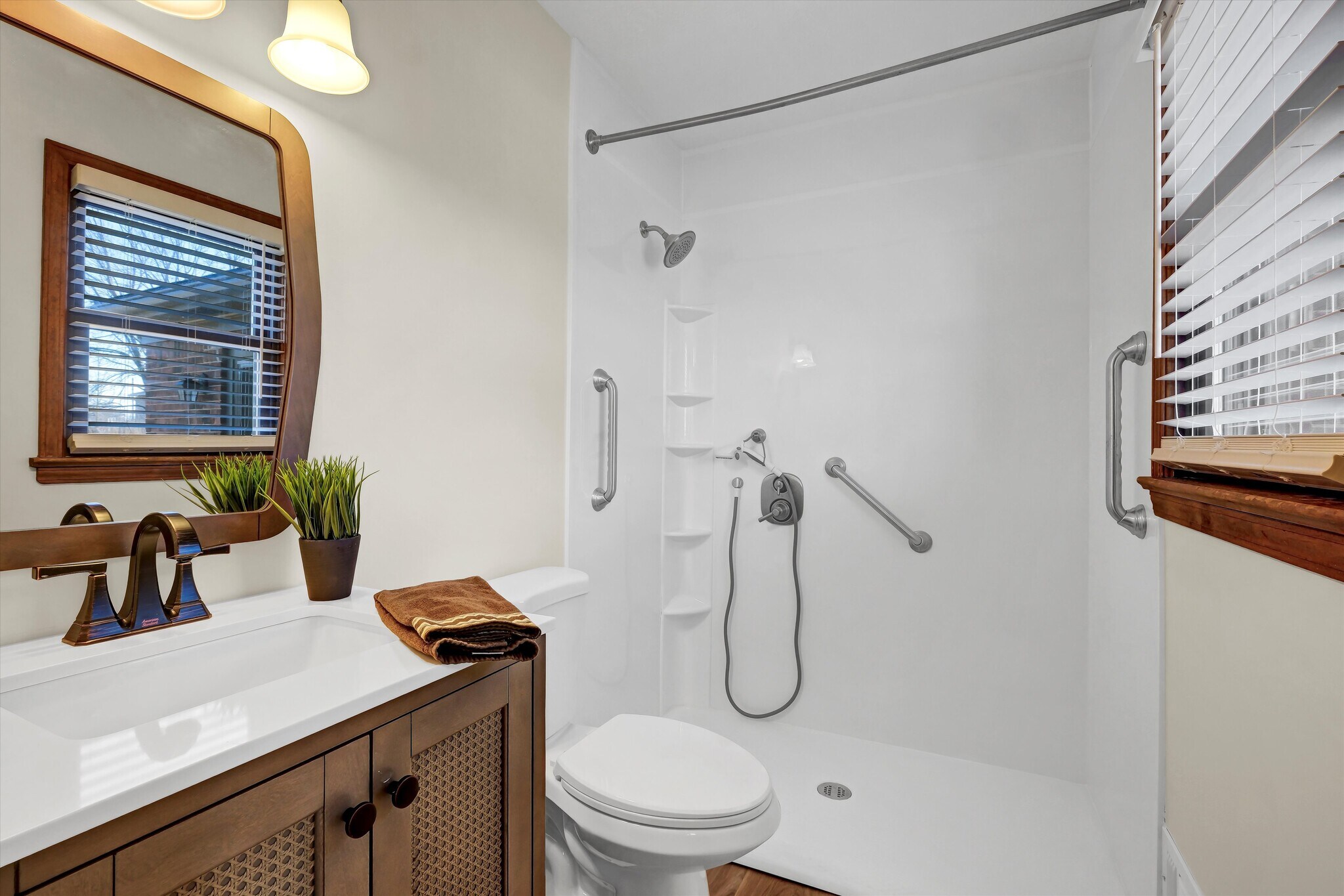 Building Photo - 10312 Going Ct