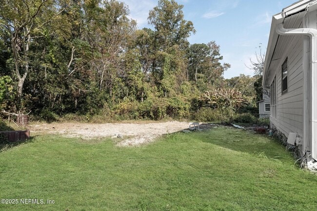 Building Photo - 2811 Myrtis Rd