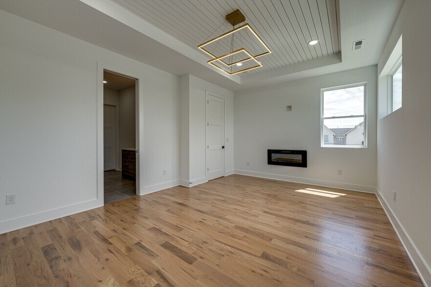 2nd Floor Master - 6003 Louisiana Ave