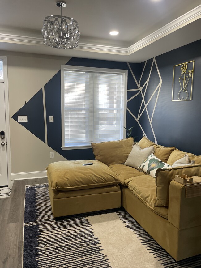 Building Photo - 2711 Ashland Ave