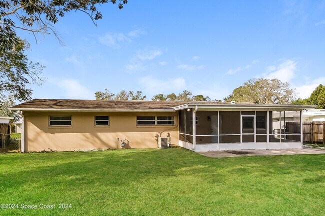 Building Photo - 1165 Sharon Dr
