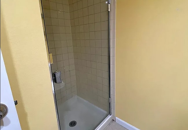 Building Photo - Listed For Rent