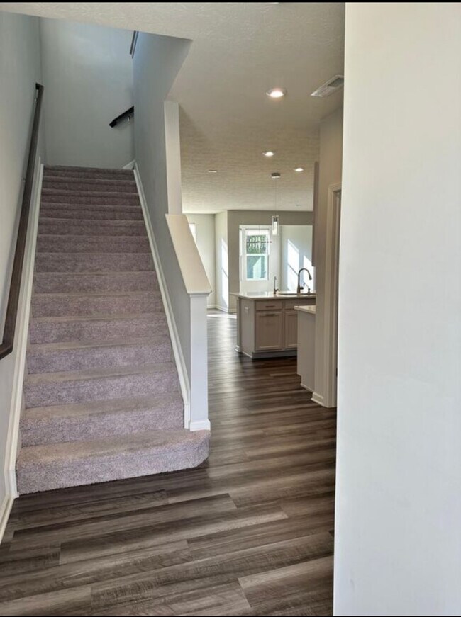 Building Photo - 13484 Dewpoint Ln