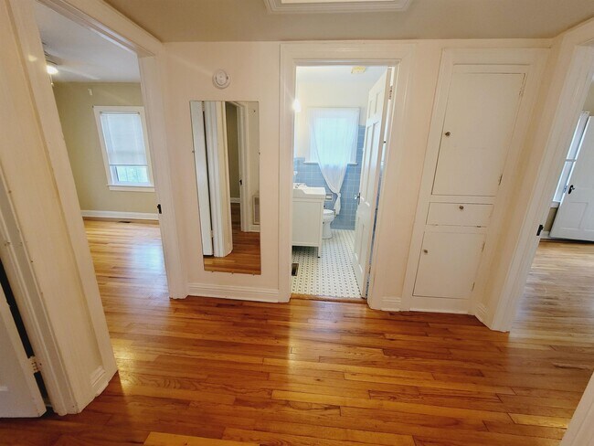 Building Photo - 608 Talaflo St