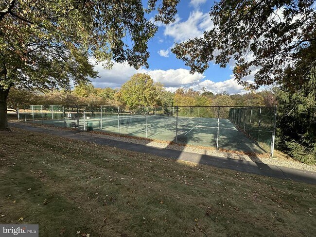 Building Photo - 30 Chicopee Dr