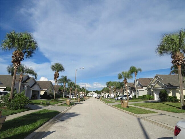 Building Photo - 16625 Palm Spring Dr