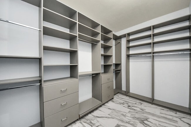 Building Photo - 4410 Lodge Vine Ct