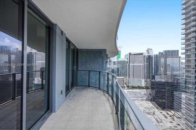 Building Photo - 1000 Brickell Plaza