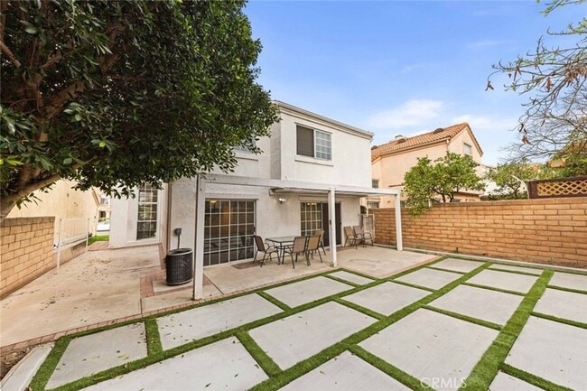 Building Photo - 7448 Bellingham Ave