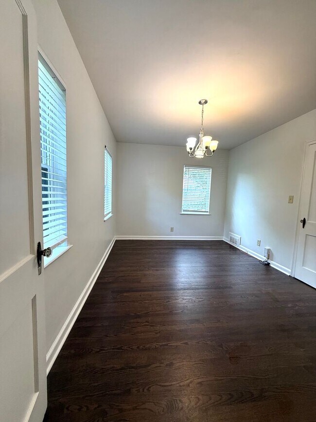 Building Photo - Renovated Emory Grove Home - Ready to Rent