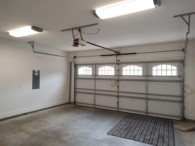 Building Photo - 3549 Esplanade Way