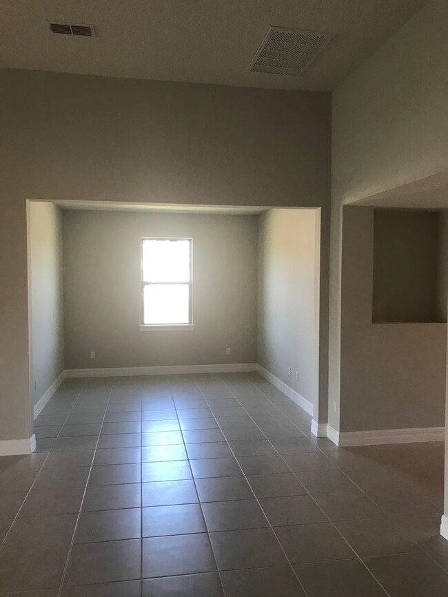 Building Photo - 3 Bedroom Home Located in Lake Nona!!