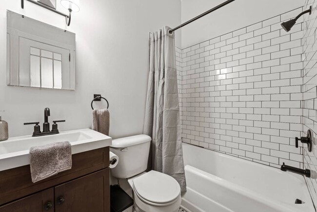 Building Photo - 107 Union Ave