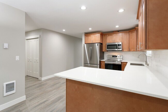 Building Photo - 3 Bed, 2 Bath Home in Maple Falls with 2 Car garage