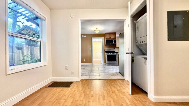 Building Photo - 3228 Boise St