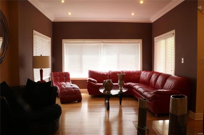 Building Photo - Fantastic 4bd/4ba home! Let yourself in!